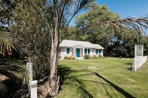 Exterior - Pink Cottage on 11th (Mount Dora)