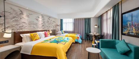 Kolmen hengen perhehuone, kaupunkinäköala