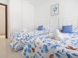 3 camere, accesso a Internet, lenzuola