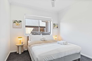 4 dormitorios, tabla de planchar con plancha, wifi y ropa de cama