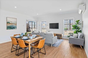 Imagen sin descripción, 5 de 18, botón