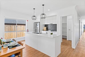 Imagen sin descripción, 3 de 18, botón