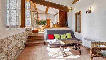 Rumah Comfort, 2 kamar tidur | Ruang keluarga | Perapian