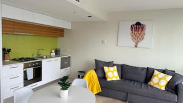 Superior Apartment, Bay View | Dining room