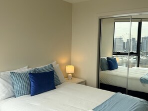 Superior Apartment, Bay View | Desk, laptop workspace, iron/ironing board, free WiFi - Readyset At Stadium South (Docklands)