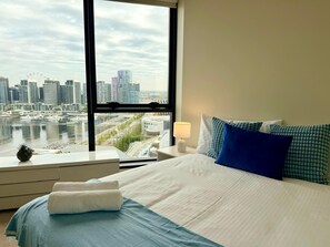 Superior Apartment, Bay View | Desk, laptop workspace, iron/ironing board, free WiFi - Readyset At Stadium South (Docklands)