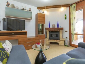 TV - Villa Casalot by Interhome (Miami Platja)