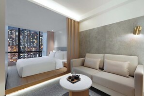 Business Double Room, City View | Pemandangan dari bilik