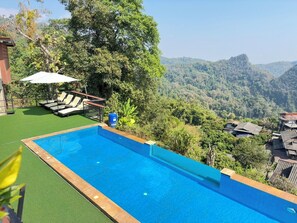 Outdoor pool - Oasis Phamee (Mae Sai)