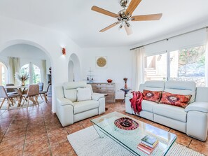 TV, fireplace - Cortijo Cabrera by Interhome (Turre)