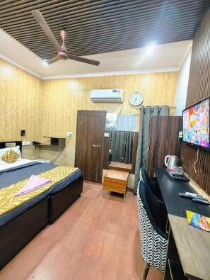 Quarto casal luxo, sacada, vista para a cidade