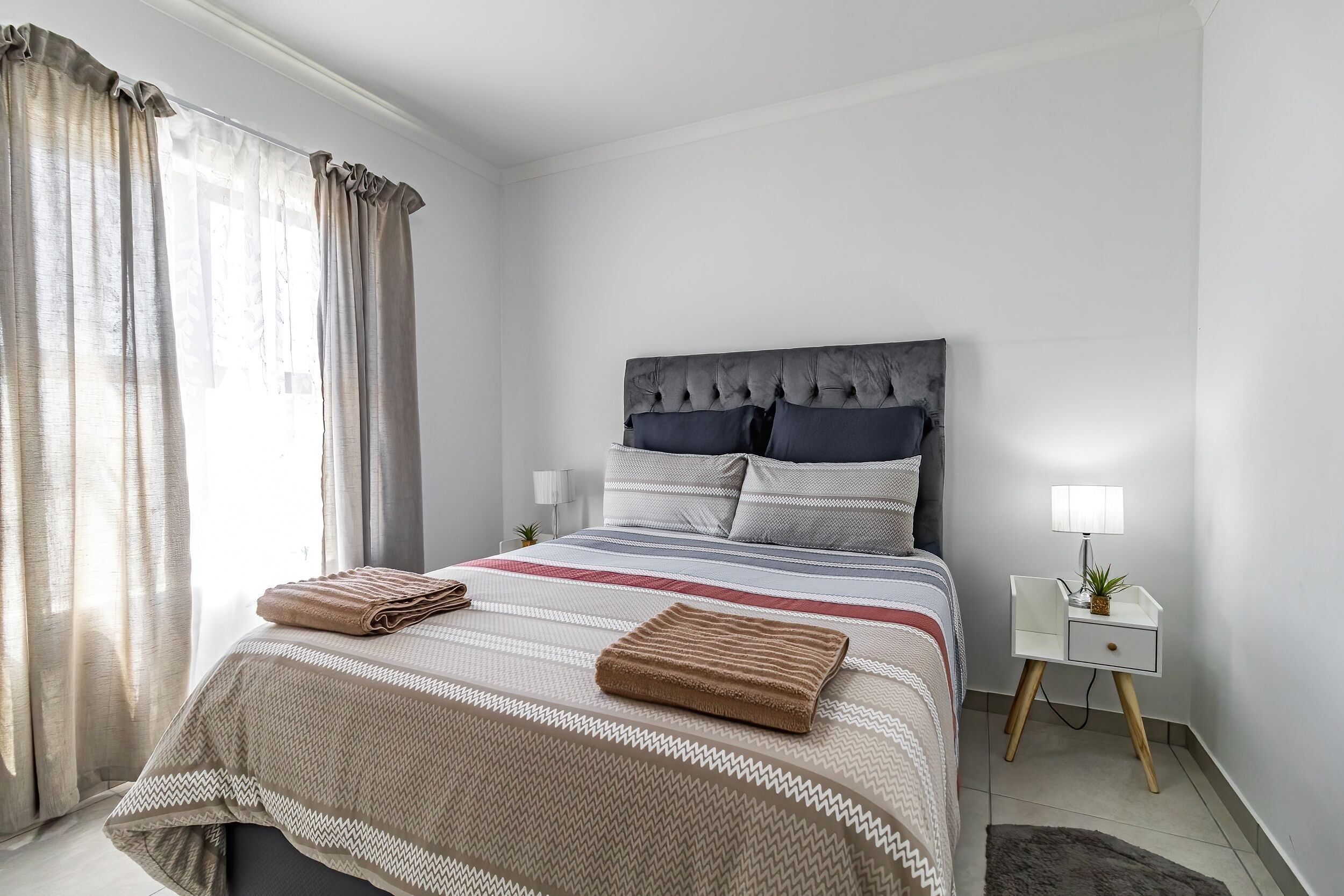 3 bedrooms, iron/ironing board, WiFi, bed sheets