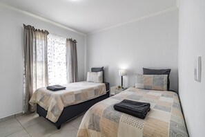 Unclassified image, 3 of 37, button - Cozy Cove @ St Helena Bay (Saint Helena Bay)