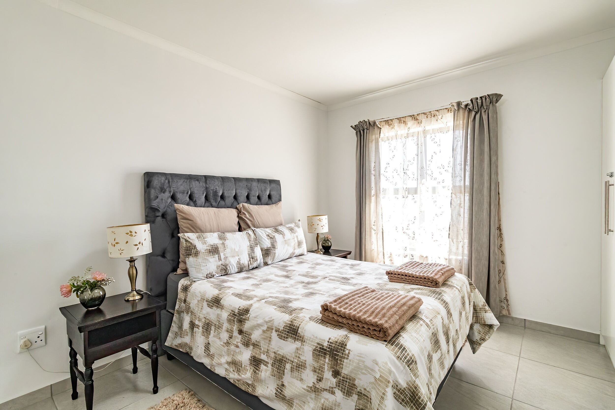 3 bedrooms, iron/ironing board, WiFi, bed sheets