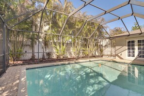 Pool - Poolside Oasis! Family Escape in Safety Harbor (Safety Harbor)