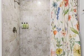 Hair dryer, towels - Canal-Front Fun! Fish & Relax in Cape Coral (Cape Coral)
