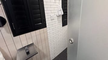 Suite familiare | Cucina privata | Frigorifero con congelatore, microonde, forno, piano cottura