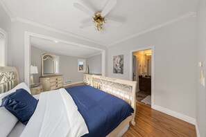 6 habitaciones, tabla de planchar con plancha, wifi y ropa de cama 
