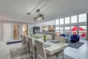Dining - Panoramic Lake Belton Views: Home Near Marina (Belton)