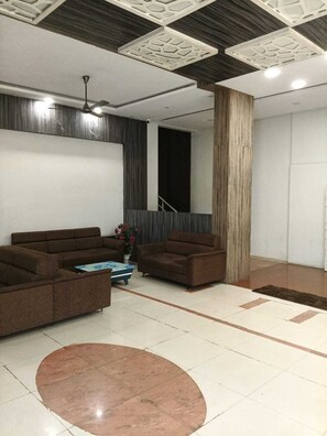 Unclassified image, 4 of 8, button - Hotel HV Palace (Bhuj)