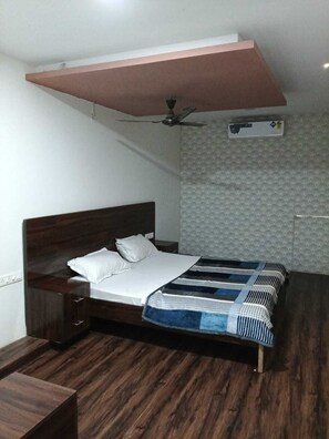 Unclassified image, 5 of 8, button - Hotel HV Palace (Bhuj)