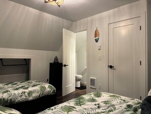 3 slaapkamers, een strijkplank/strijkijzer, wifi, beddengoed