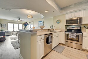 Fridge, microwave, stovetop, dishwasher - Ocean-View Condo Steps to Cherry Grove Beach! (North Myrtle Beach)