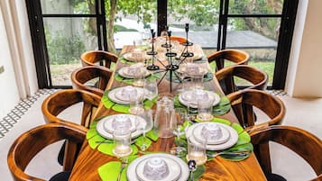 Luxury Villa, 3 Bedrooms | In-room dining