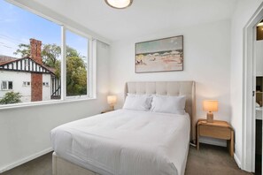 1 bedroom, iron/ironing board, WiFi, bed sheets - St Kilda Retreat Near Beach & Cafés (St Kilda)