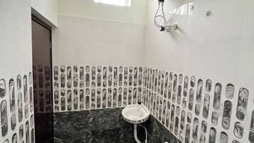 Rom – standard, balkong, utsikt mot høyde