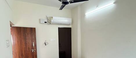 Standard Room, Balcony, Hill View