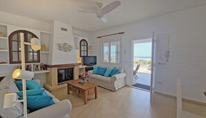 TV, fireplace - Casa Menta Denia - Denia, Costa Blanca (Denia)