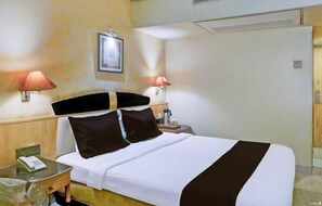 House - Townhouse Oak Baramati Industrial Estate (Baramati)