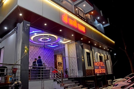 Exterior detail. Hotel Maa Karni Darbar