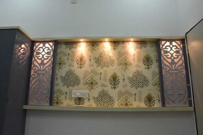 Family Double Room, City View | Interior