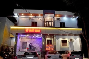 Unclassified image, 4 of 12, button - Hotel Maa Karni Darbar (Bikaner)