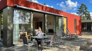 Apartment | Outdoor dining