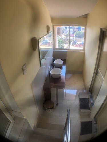 Cozy 1-bedroom villa in lovely Bhubaneswar with AC