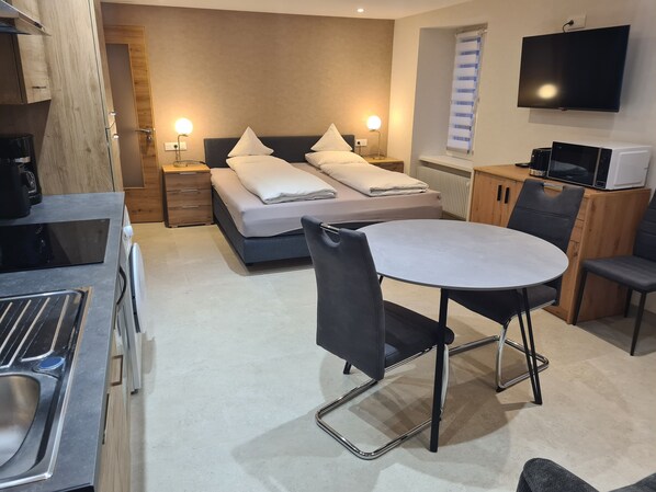 1 bedroom, iron/ironing board, WiFi, bed sheets