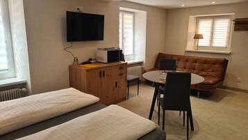 1 chambre, fer et planche Ă repasser, Wi-Fi, draps fournis