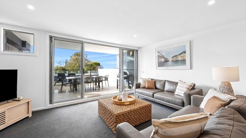 Sea Spray Apartment - A beachfront stay in Lorne