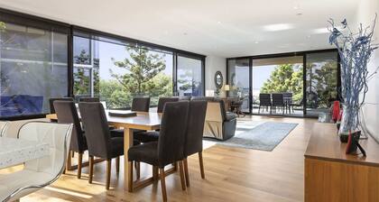 Waterfront Apartment with Stunning Bay Views
