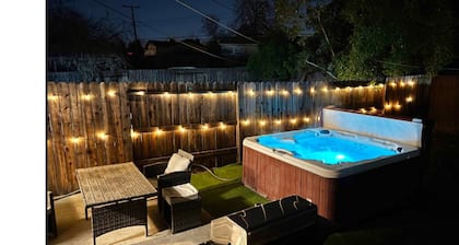 2-bedroom house in soothing Carmichael with cool AC breeze and Hot Tube