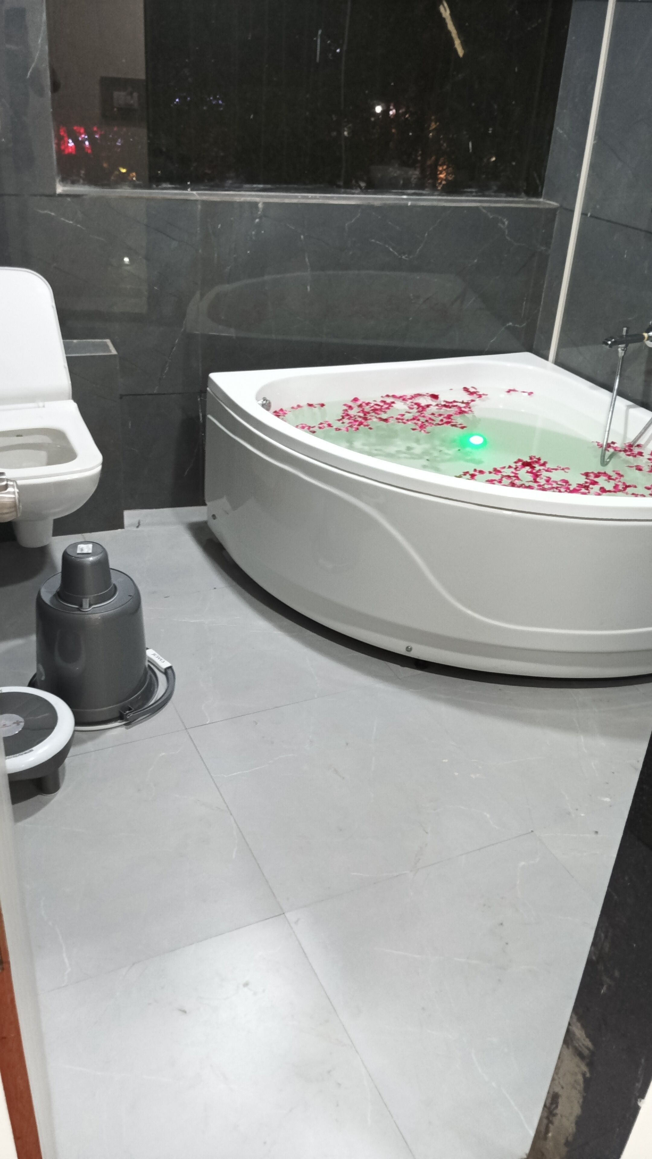 Gratis toiletartikelen, pantoffels, handdoeken, zeep
