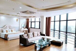 Living area - Phuong Hoang Hotel (Thanh Hoa)