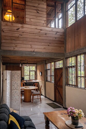 Private cabin in forest with campfire | Close to the city | Pet-friendly