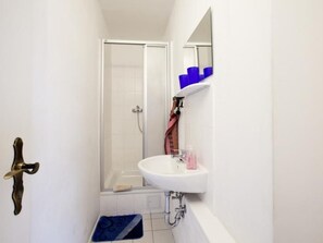Towels - Große Ferienwohnung in Berliner Innenstadt by Interhome (Berlin)