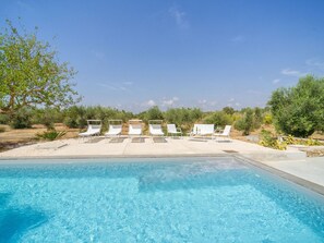 Pool Outdoor - 'Mamma Duna' mit Grill by Interhome (Castelvetrano)