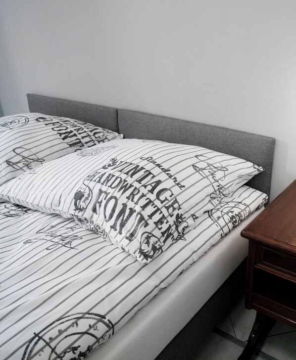 Comfort Double Room | Blackout drapes, iron/ironing board, free WiFi