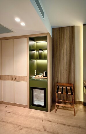 Laptop workspace, free WiFi - ARKK ROOMS (Antalya)